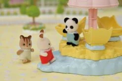 Sylvanian Families Baby Draaimolen -Speelgoed Promotie sylvanian families baby draaimolen 2