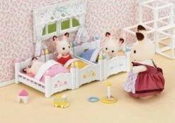 Sylvanian Families Sylvanian Families - Stapelbed Voor Drie -Speelgoed Promotie sylvanian families sylvanian families stapelbed vo 1